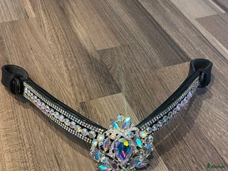 Träns hästutrustning till salu: Fint pannband i bra skick! i Huddinge - Annons 23