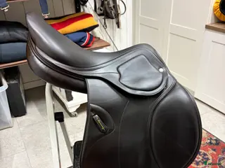 Sadlar hästutrustning Amerigo hoppsadel HC pinerolo i Bålsta - Annons 9