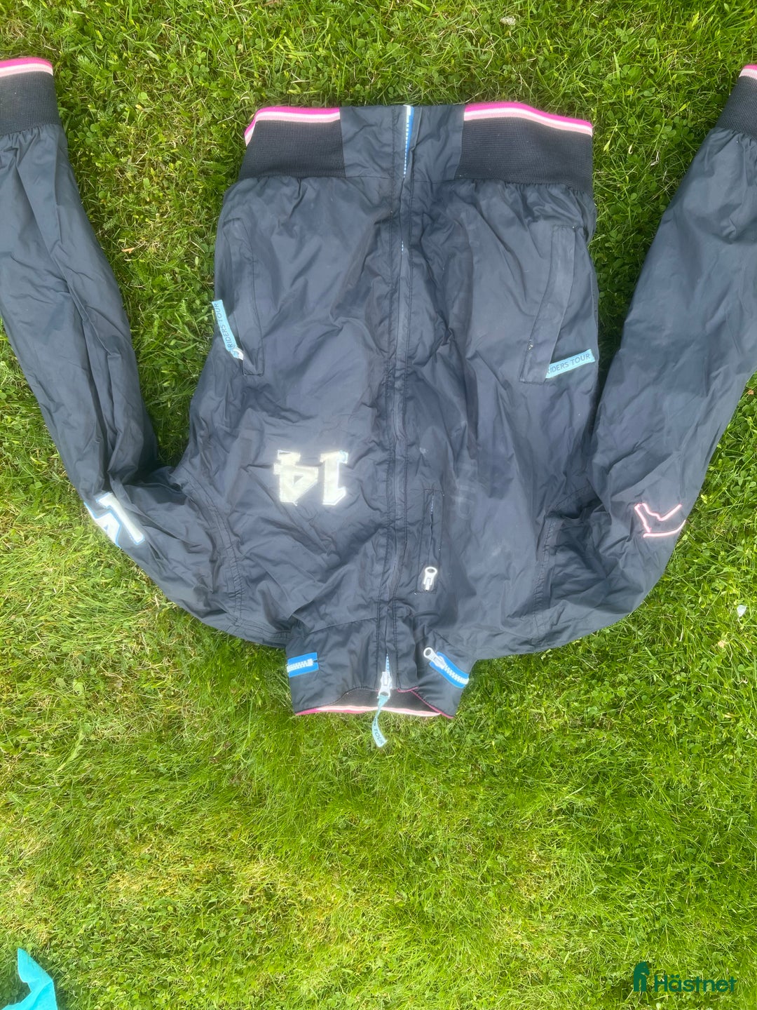 Jackor & Kavajer ryttarutrustning till salu: Cool ridjacka i Arvika - Annons 1