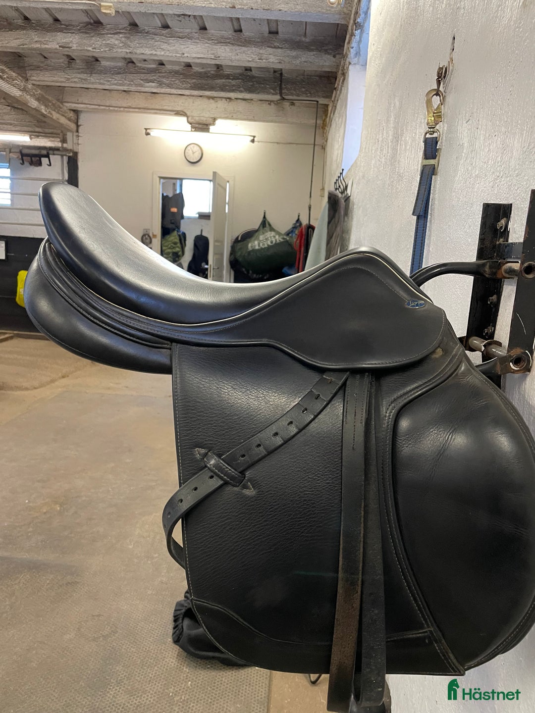 Sadlar hästutrustning till salu: Lippo Enzo i Vikingstad - Annons 2
