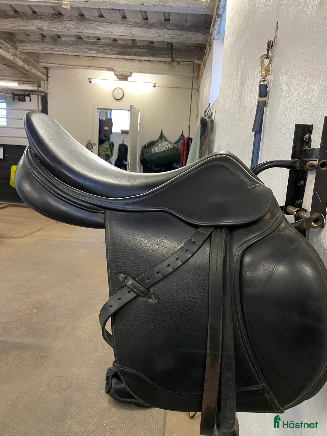 Sadlar hästutrustning till salu: Lippo Enzo i Vikingstad - Annons 2