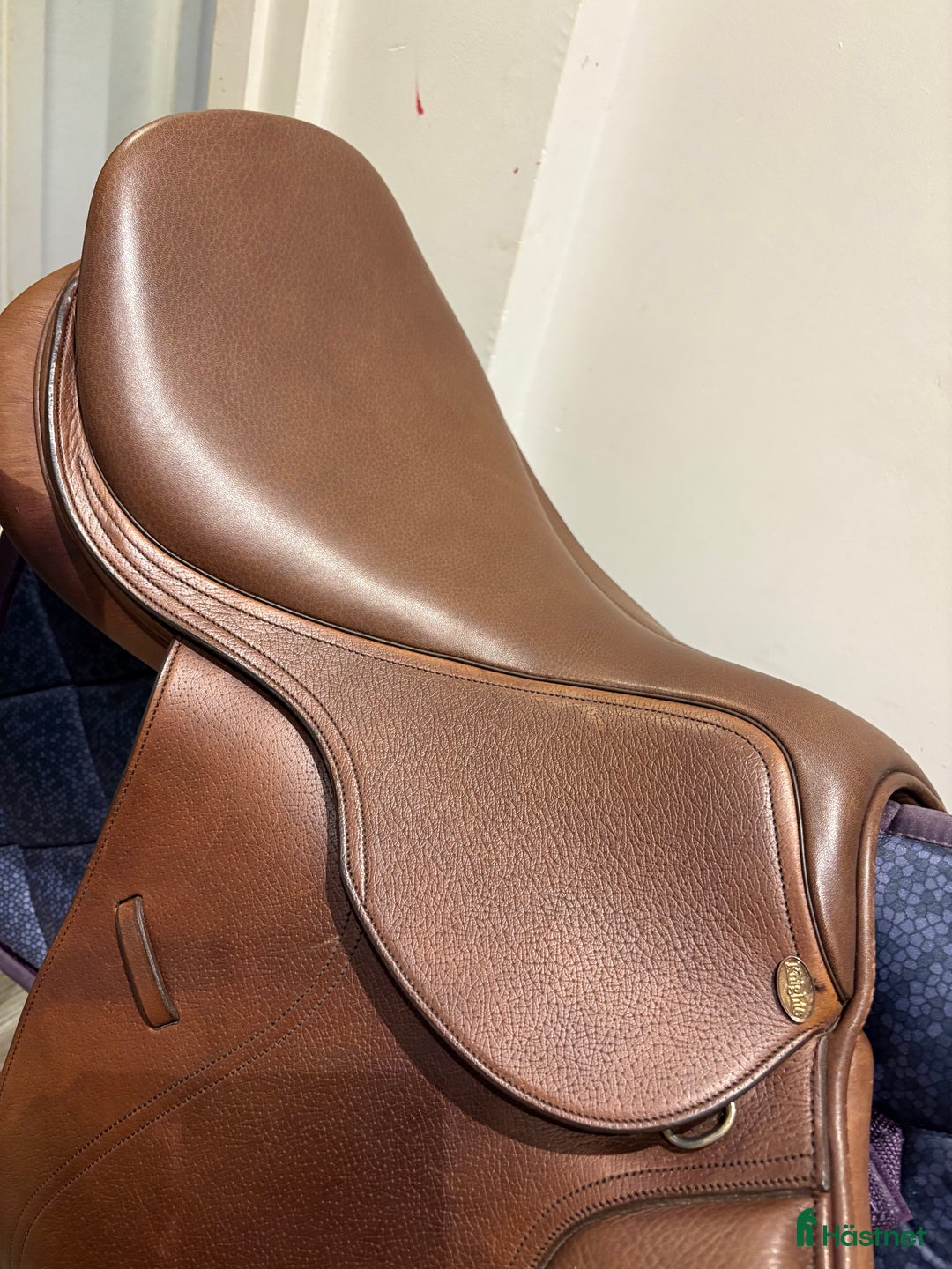 Sadlar hästutrustning till salu: Sir Walter Knights sadel  i Allerum - Annons 6
