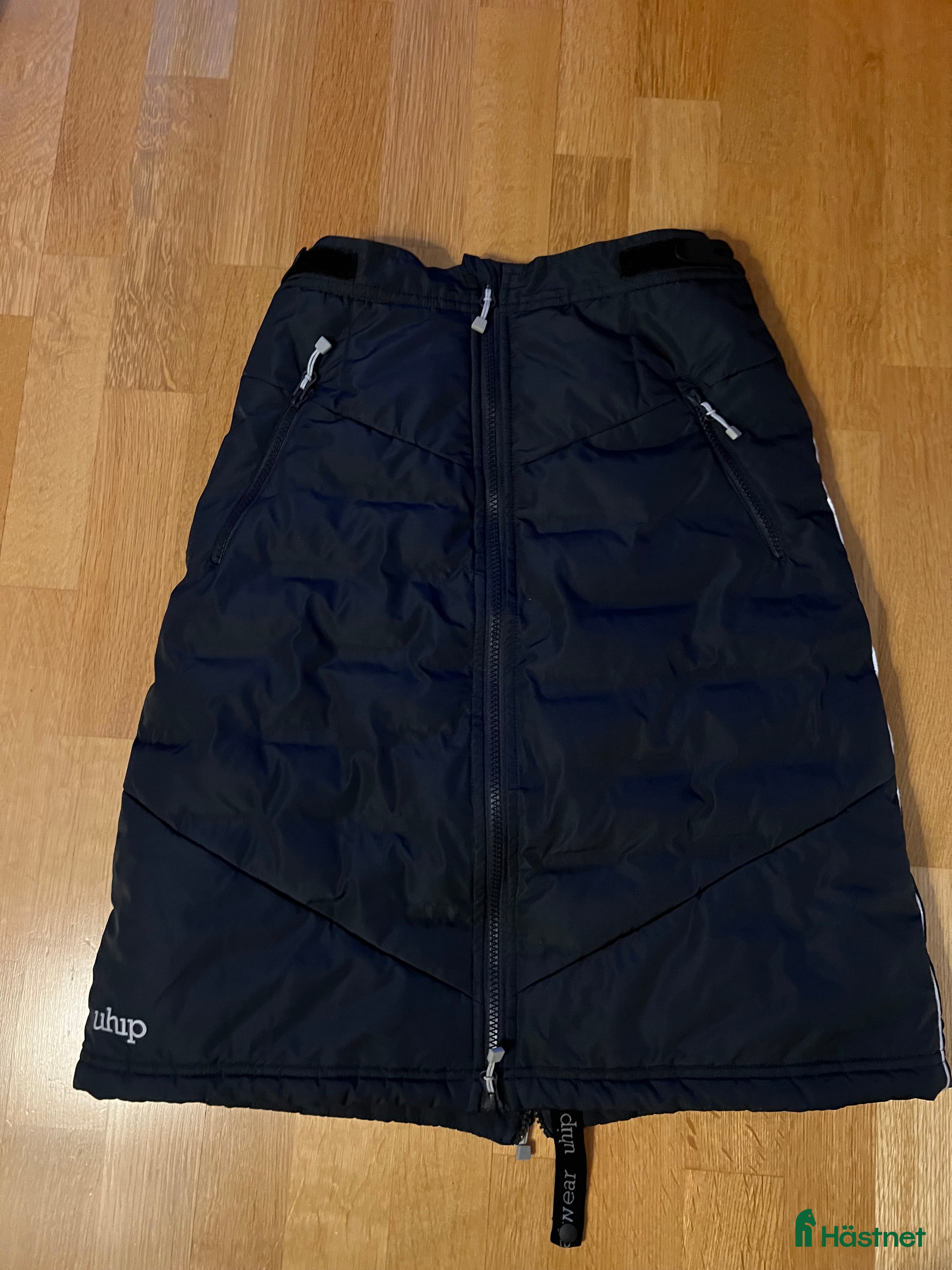 Övrigt Ridkläder ryttarutrustning till salu: Fin Uhip ridkjol❄️✨ i Hammarö - Annons 19