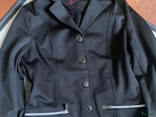 Jackor & Kavajer ryttarutrustning till salu: Oanvänd tävlingskavaj i Kävlinge - Annons 4