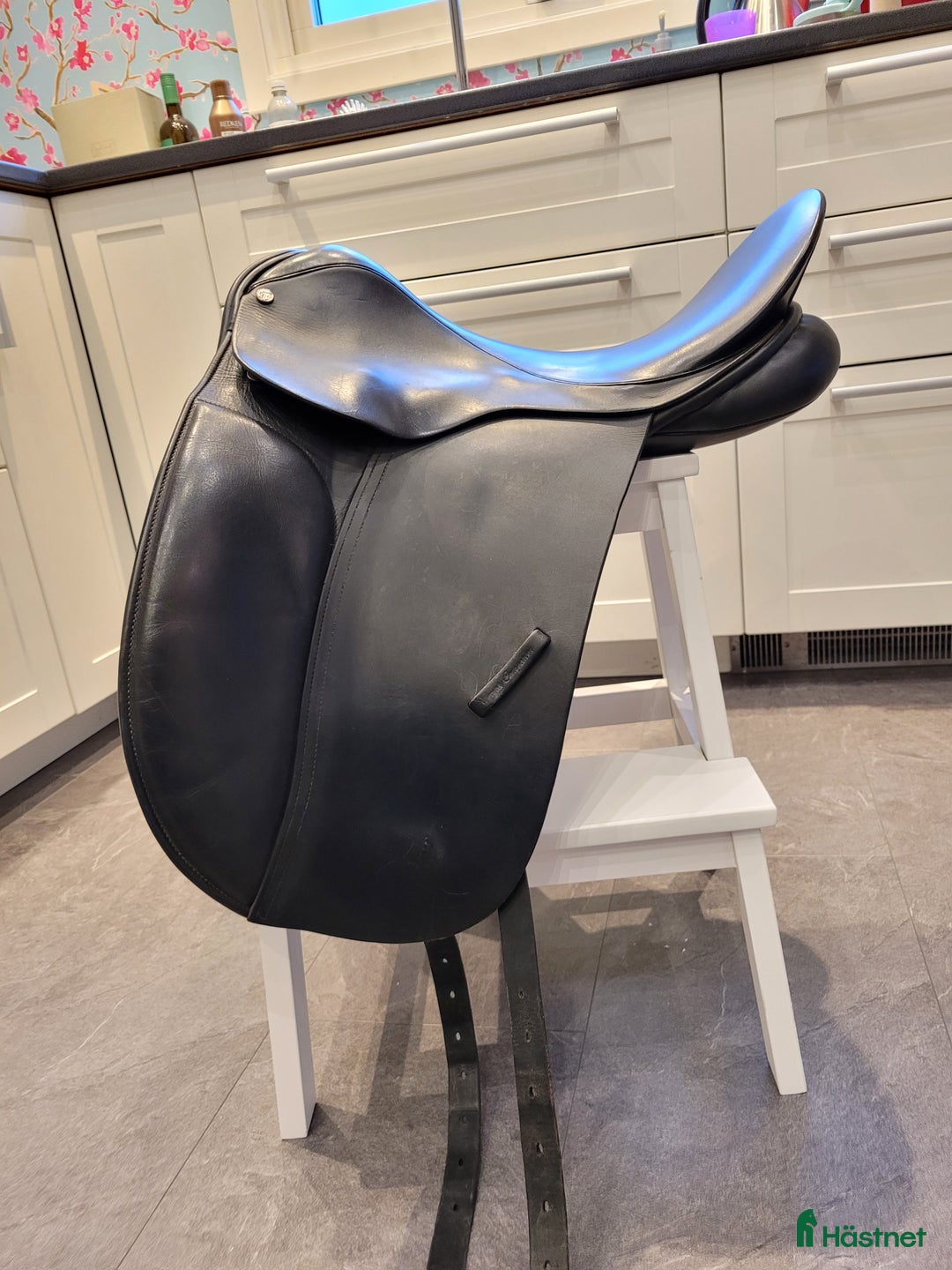 Sadlar hästutrustning till salu: County dressyr 17,5/M i Lysekil - Annons 1