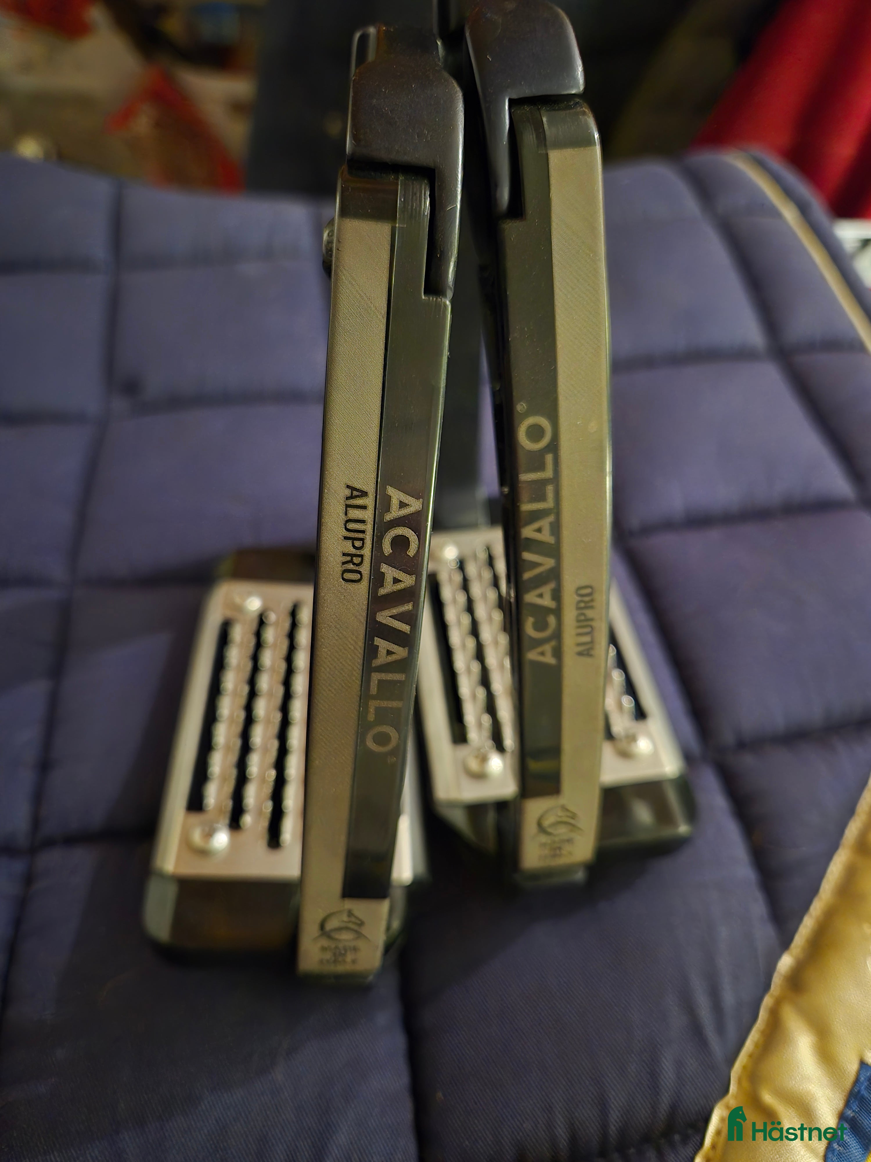 Stigbyglar hästutrustning till salu: Acavallo säkerhetsstigbyglar i Ullånger - Annons 5