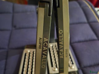 Stigbyglar hästutrustning till salu: Acavallo säkerhetsstigbyglar i Ullånger - Annons 5