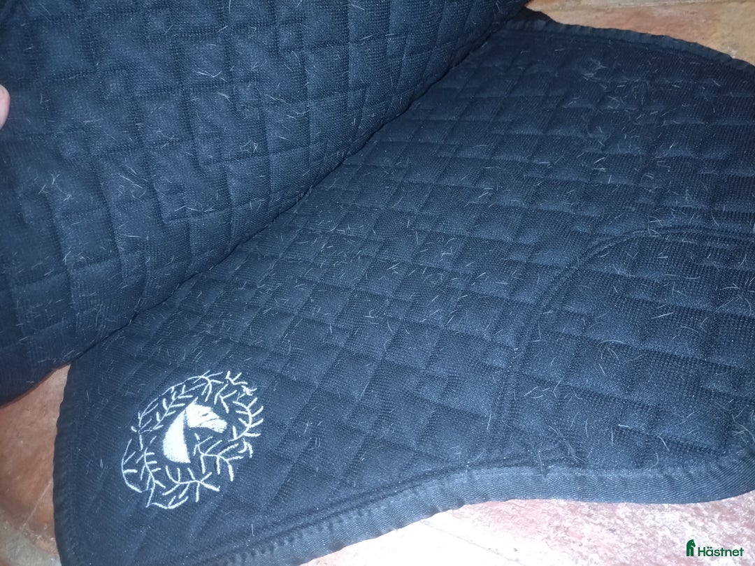 Schabrak & Vojlockar hästutrustning till salu: Fint Jackson schabrak i Sankt OLOF - Annons 2