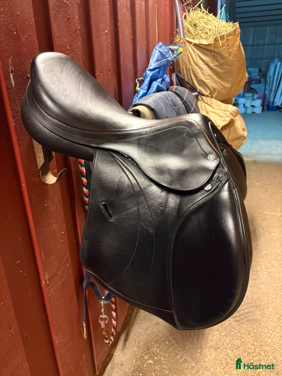 Sadlar hästutrustning till salu: Fin equipe expression i Katrineholm - Annons 1