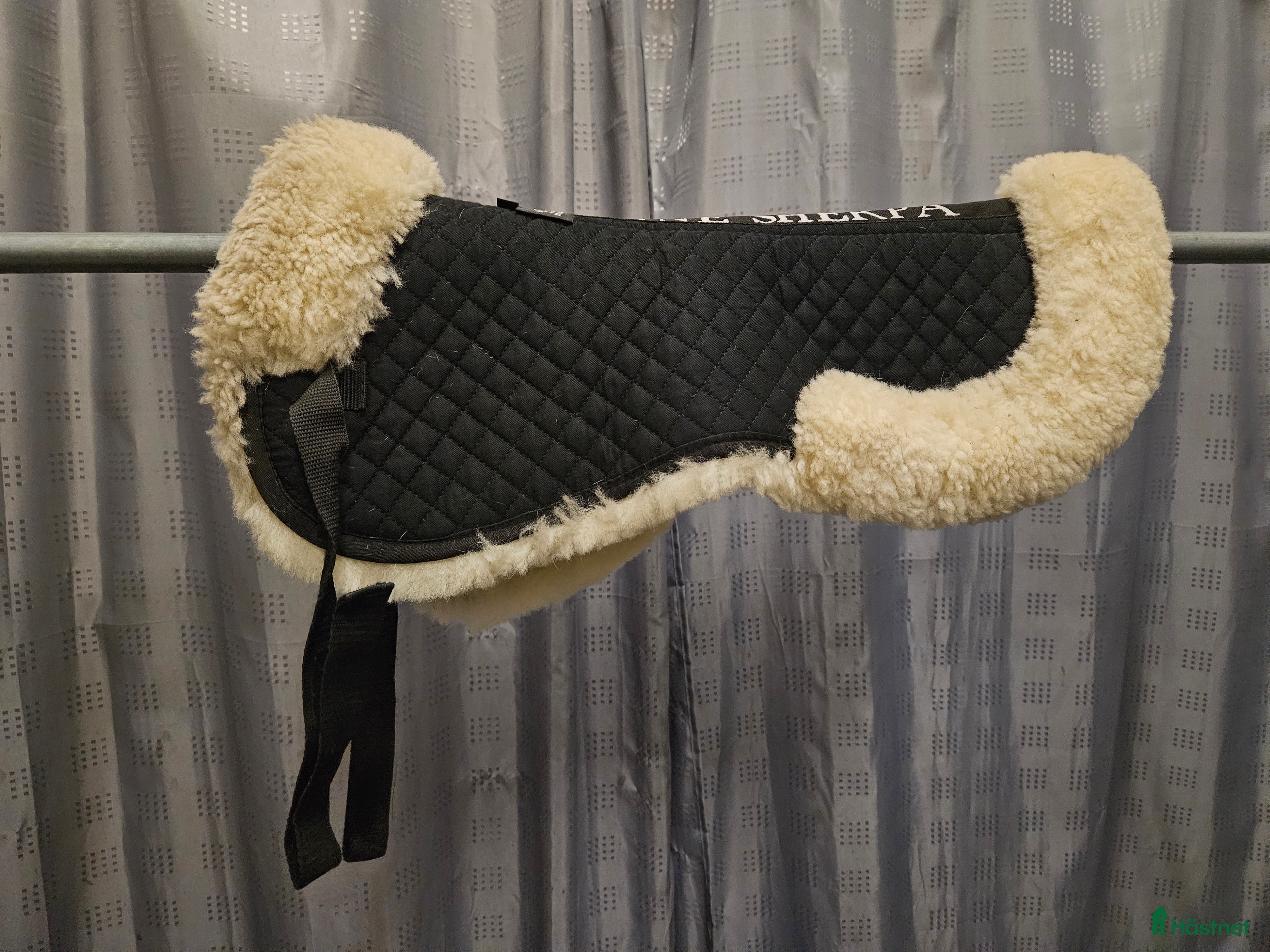 Sadeltillbehör hästutrustning till salu: Fårskinnspad, S, Genuine Sherpa i Gällivare - Annons 19