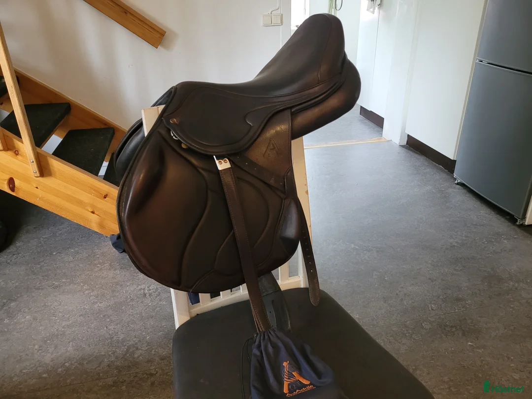 Sadlar hästutrustning till salu: Anita Sande sadel i Skutskär - Annons 4