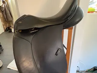 Sadlar hästutrustning Dressyrsadel - Annons 1