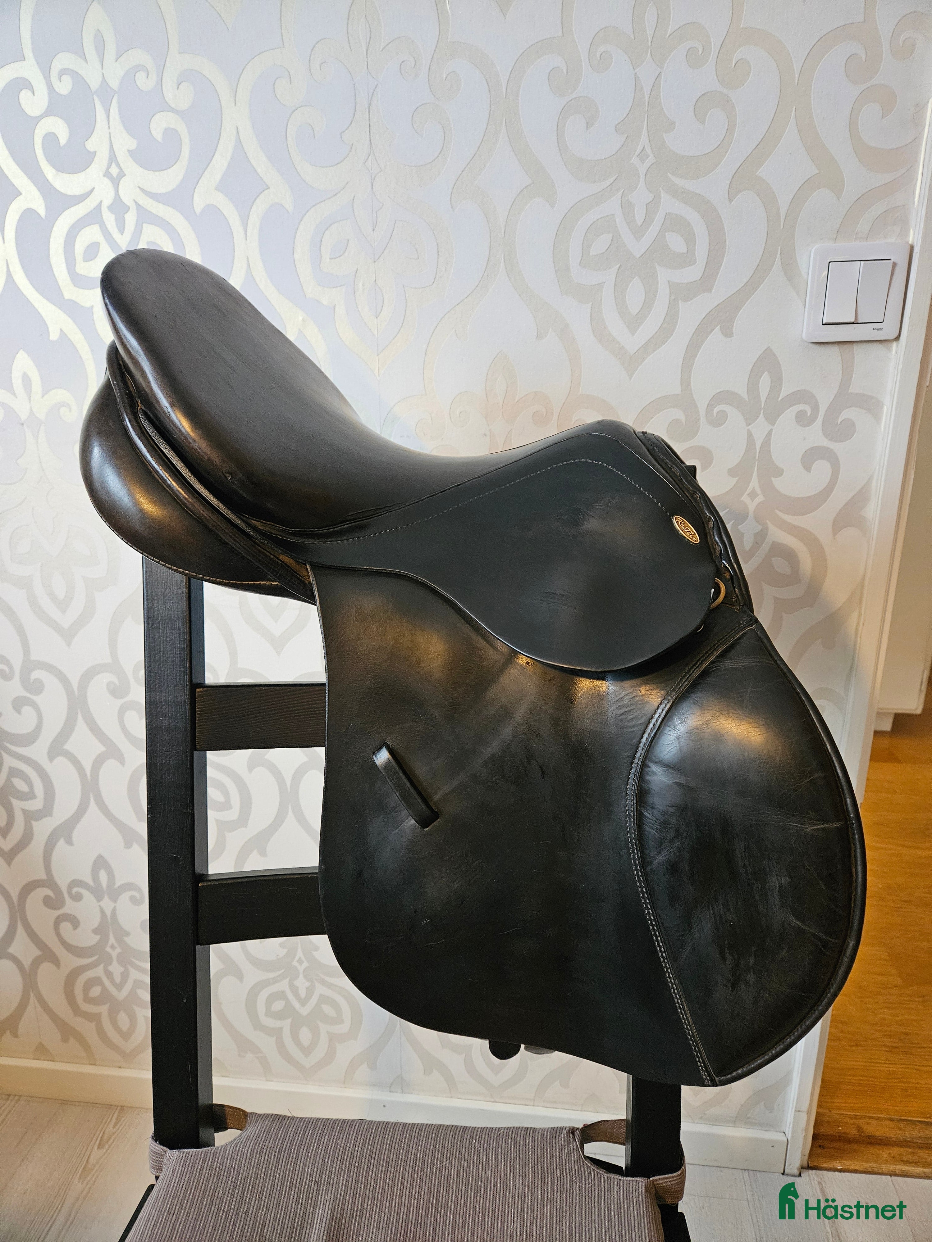 Sadlar hästutrustning Trevlig hoppsadel 16,5 i Nybro - Annons 6