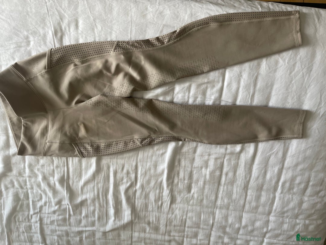 Ridbyxor ryttarutrustning till salu: All in equestrian  i Hästveda - Annons 2