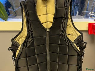 Säkerhetsvästar ryttarutrustning till salu: Racesafe extra lång rygg i Hindås - Annons 11