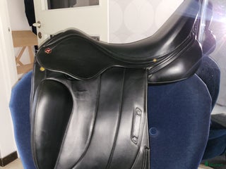 Sadlar hästutrustning till salu: Fabrento prissänkt. Nu 20' i Karlstad - Annons 1
