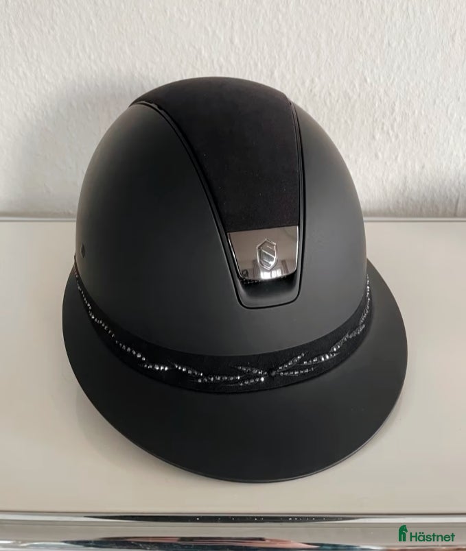 Hjälmar ryttarutrustning till salu: Miss Shield Shadowmatt 52-56 - Annons 1