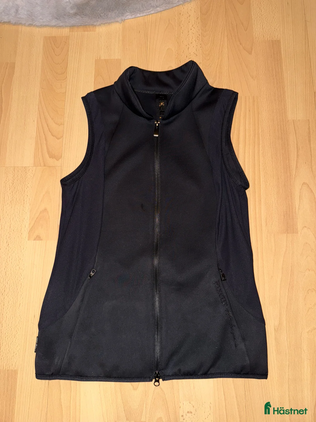 Jackor & Kavajer ryttarutrustning till salu: Pikeur väst  - Annons 1