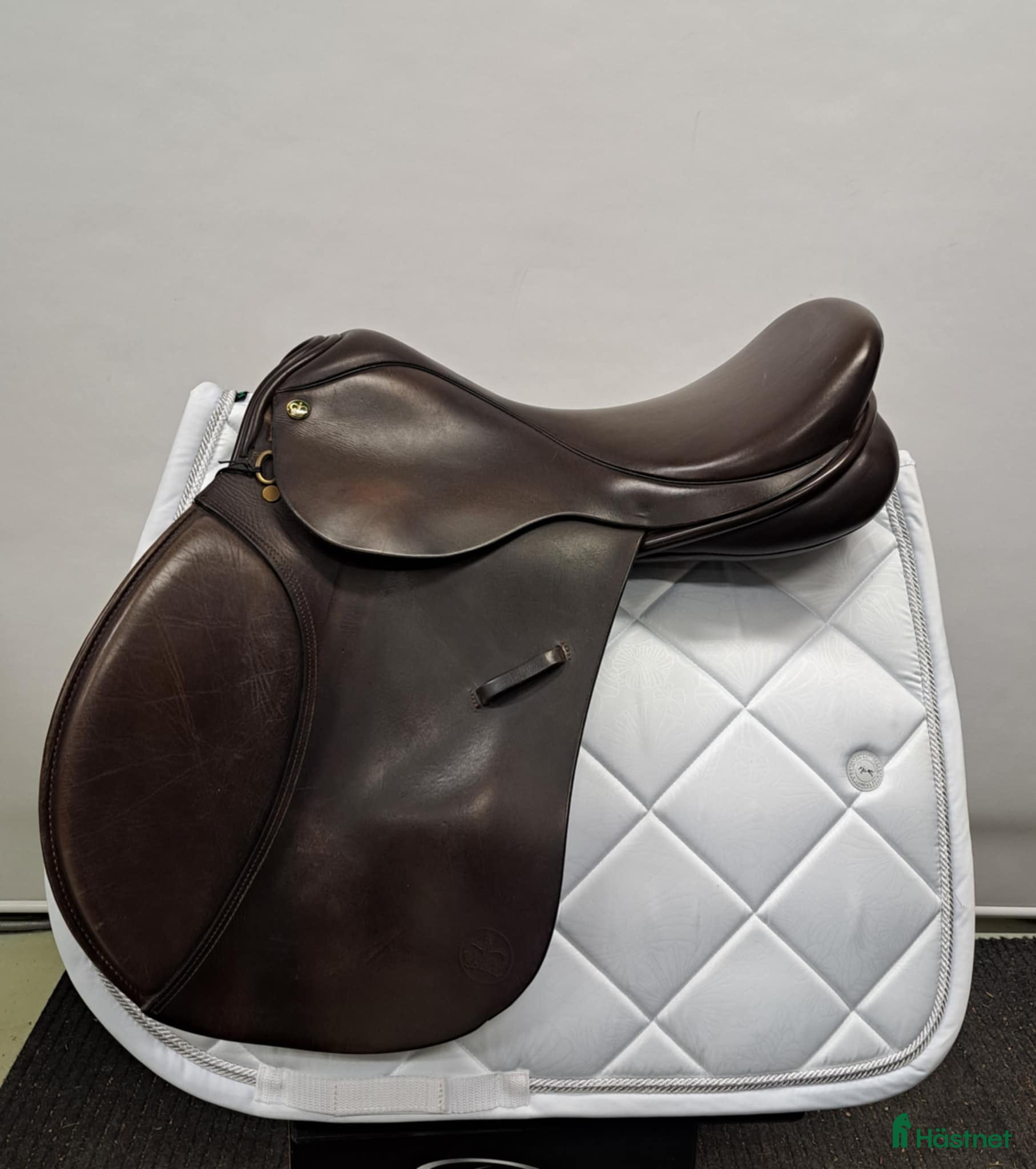 Sadlar hästutrustning Crown Grandee hoppsadel i Färnäs - Annons 11