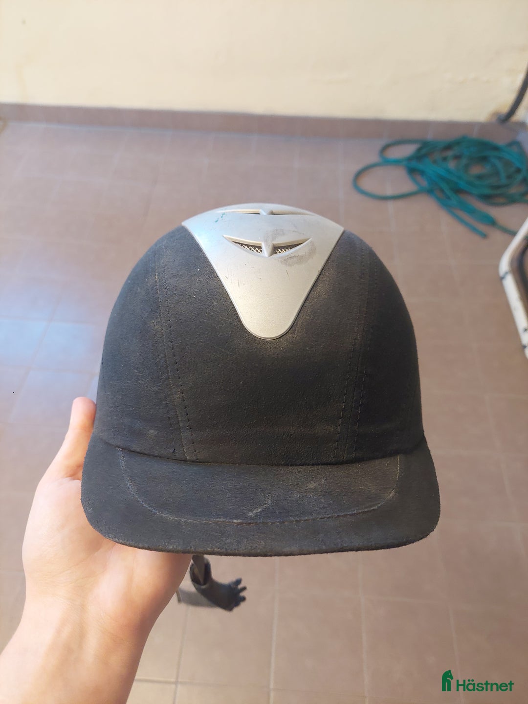 Hjälmar ryttarutrustning till salu: Ridhjälm i Vedum - Annons 1