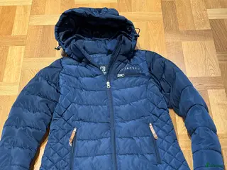 Jackor & Kavajer ryttarutrustning till salu: Varm ridkappa med lyxig känsla - Annons 1