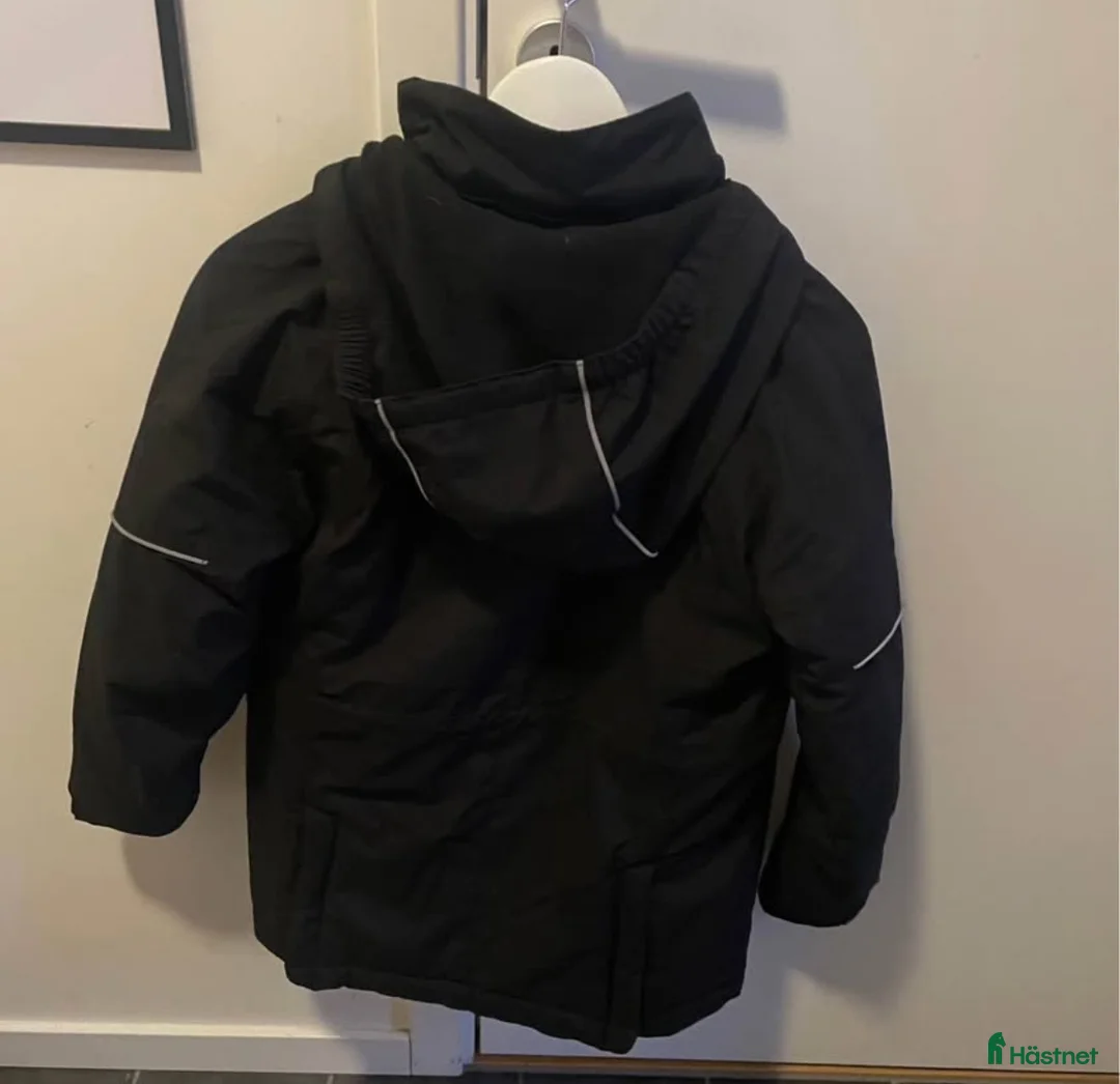 Jackor & Kavajer ryttarutrustning till salu: Vinterjacka CRW storlek 158/164 i Gävle - Annons 2