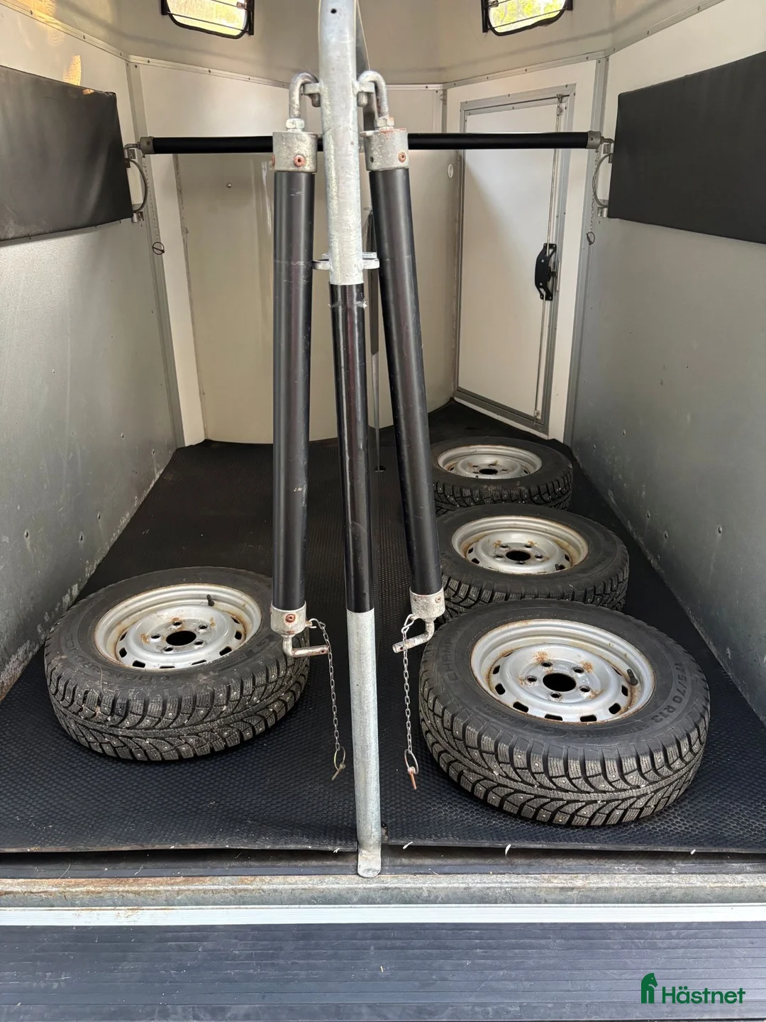 Hästtransporter  fordon & transport till salu: Välvårdad Cheval Gold. Alu-golv, ny alu-lastramp - Annons 9