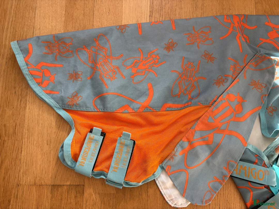 Täcken hästutrustning till salu: Flug och regntäcke horseware  - Annons 2