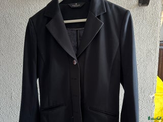 Jackor & Kavajer ryttarutrustning till salu: Kavajer och ridbyxor i Stockamöllan - Annons 21