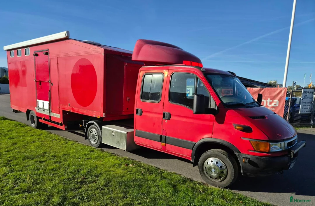 Hästtransporter  fordon & transport till salu: Lasta upp till 5 hästar på BE kort i Blentarp - Annons 1
