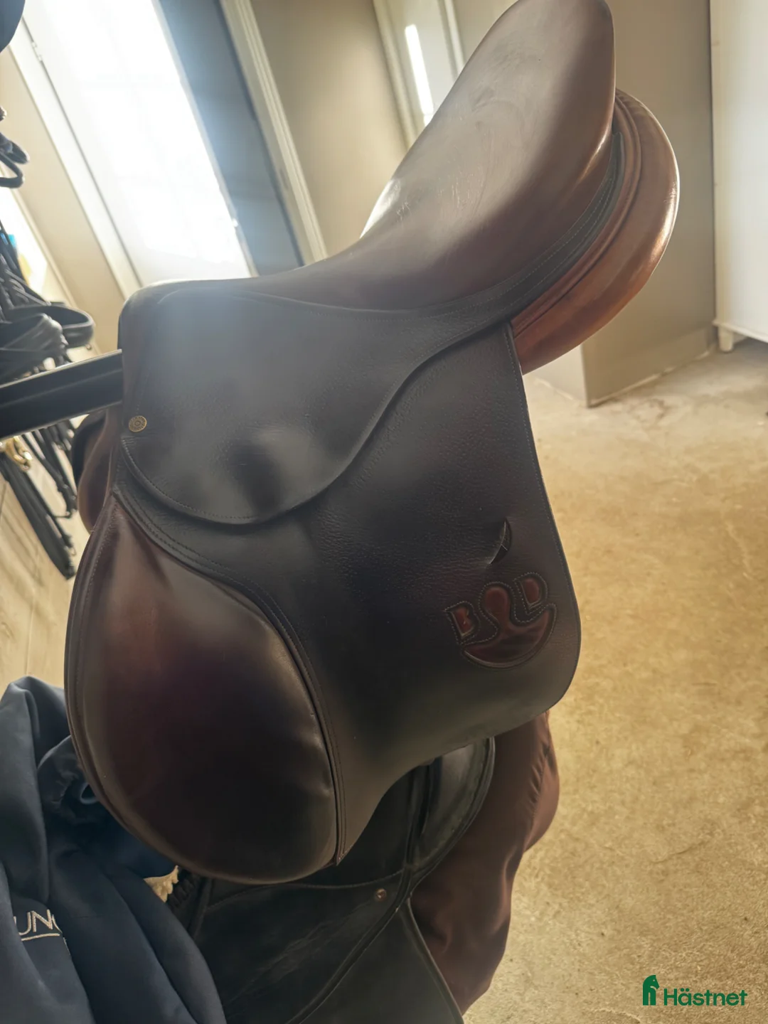 Sadlar hästutrustning till salu: BD sadel 17,5 tum - Annons 2