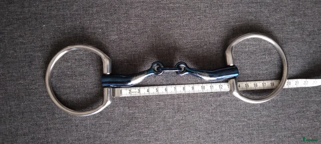 Bett hästutrustning till salu: Fagerbits Carl, fast ring, 125mm i Norrtälje - Annons 1