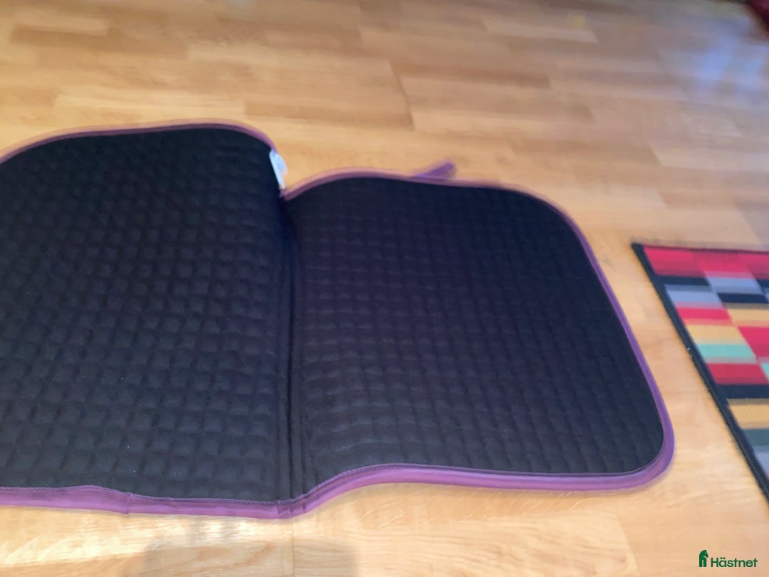 Schabrak & Vojlockar hästutrustning till salu: Dressyr schabrak  i Tumba - Annons 3