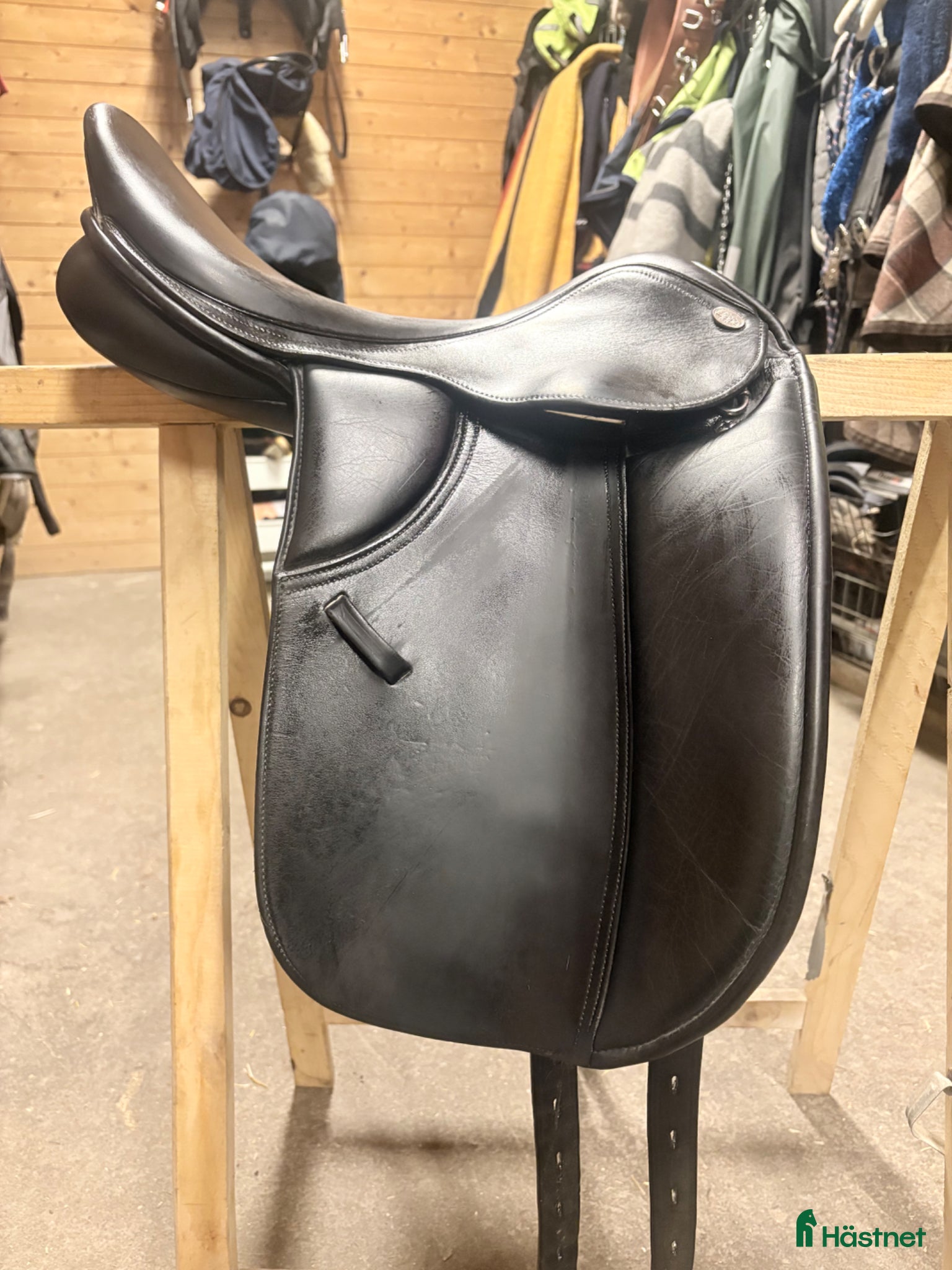 Sadlar hästutrustning Lippo dressyrsadel - Annons 1