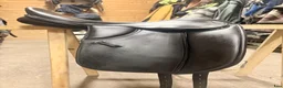 Sadlar hästutrustning till salu: Lippo dressyrsadel - Annons 1