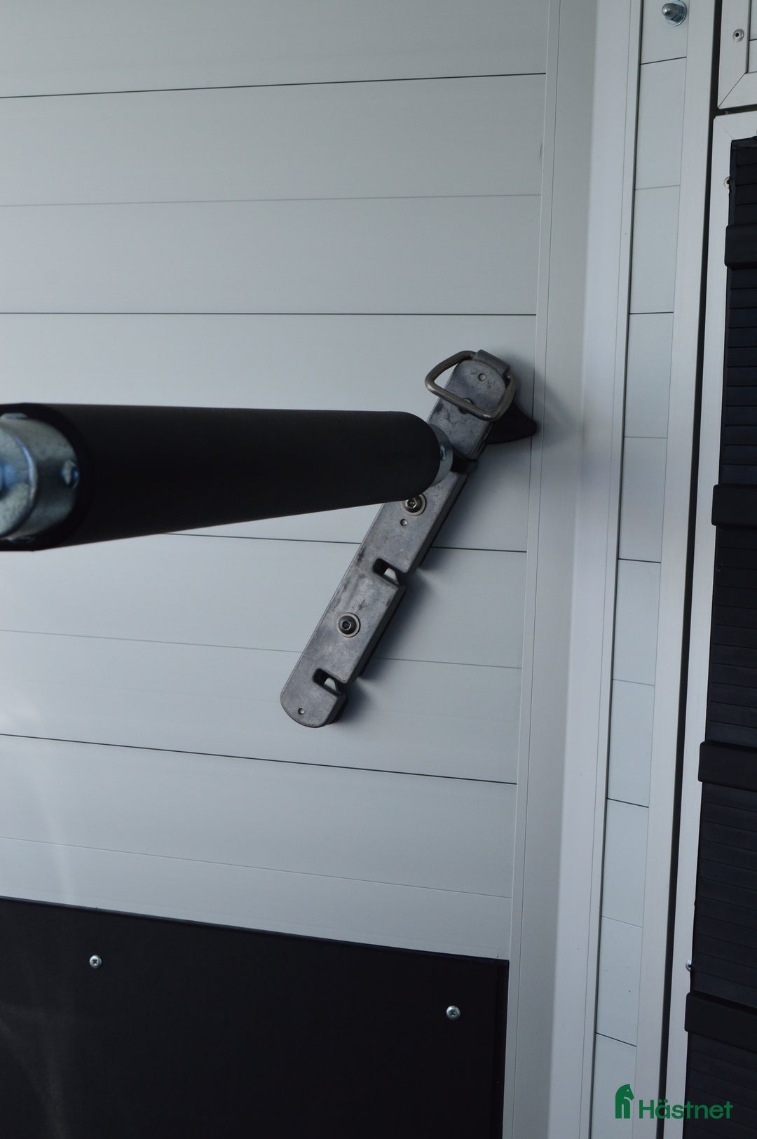 Hästtransporter  fordon & transport till salu: Humbaur Notos 2400 Fronutlastning i Kvicksund - Annons 2