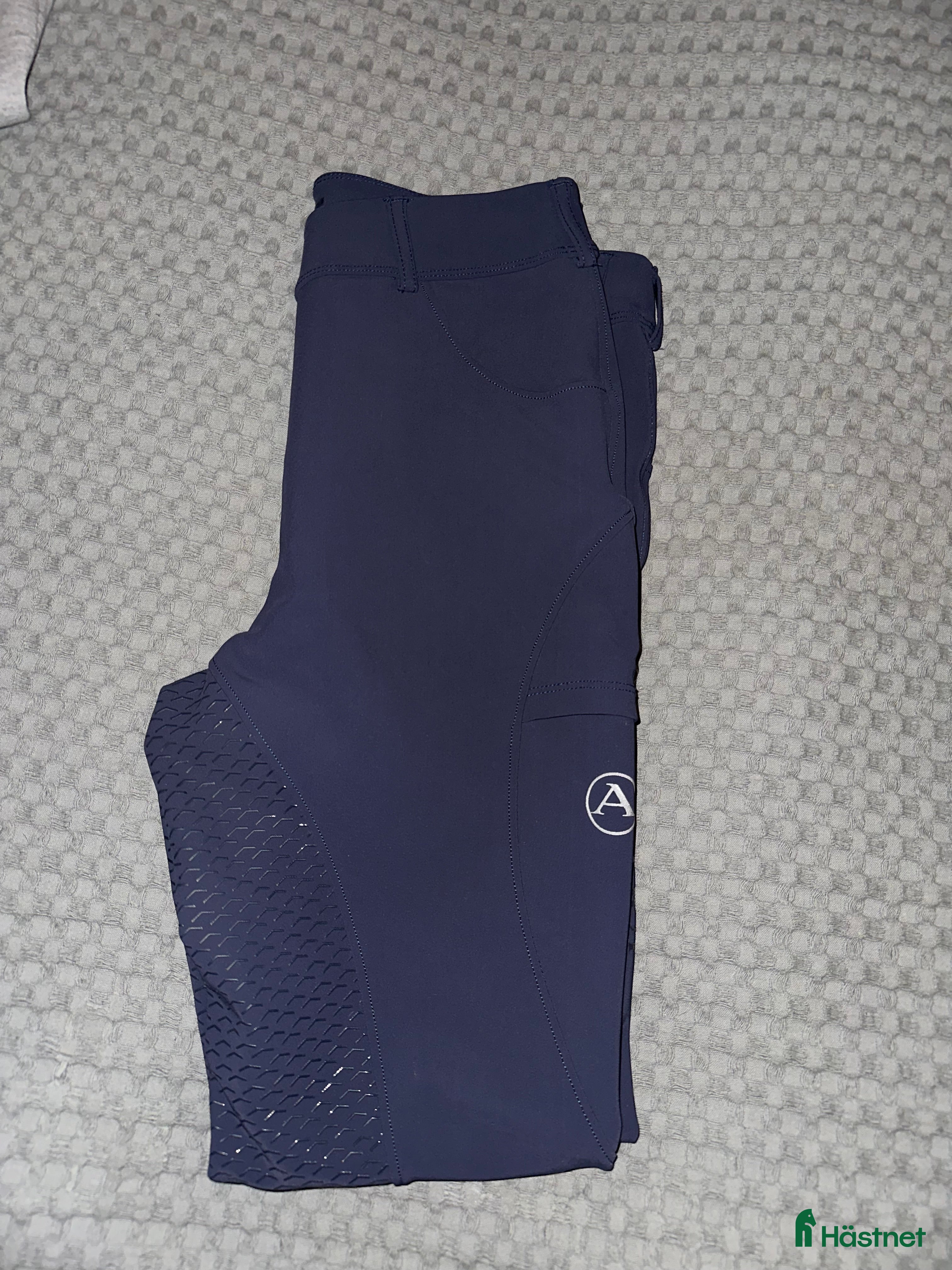 Ridbyxor ryttarutrustning till salu: Ridbyxor VERA från alequi i Nässjö - Annons 1