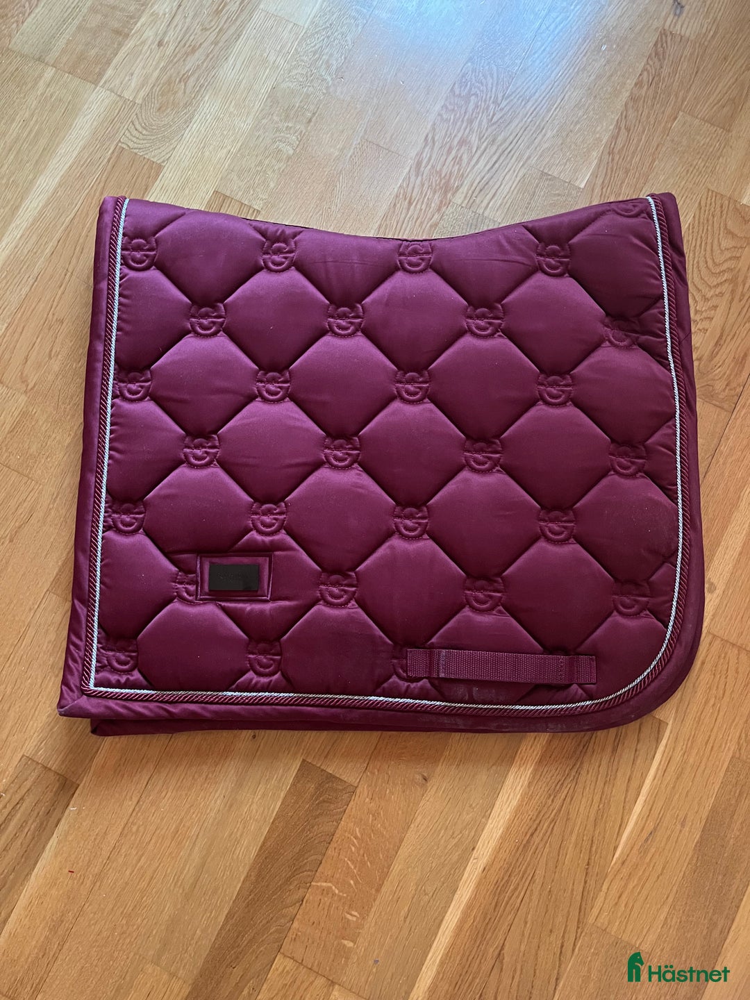 Schabrak & Vojlockar hästutrustning till salu: Två es schabrak i Johanneshov - Annons 2