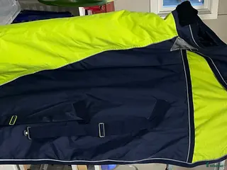 Täcken hästutrustning Oanvänt vintertäcke med reflexer, 300 g, 125 cm - Annons 3