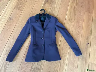 Jackor & Kavajer ryttarutrustning till salu: Tävlingskavaj CT plommon/aubergine i Limhamn - Annons 17