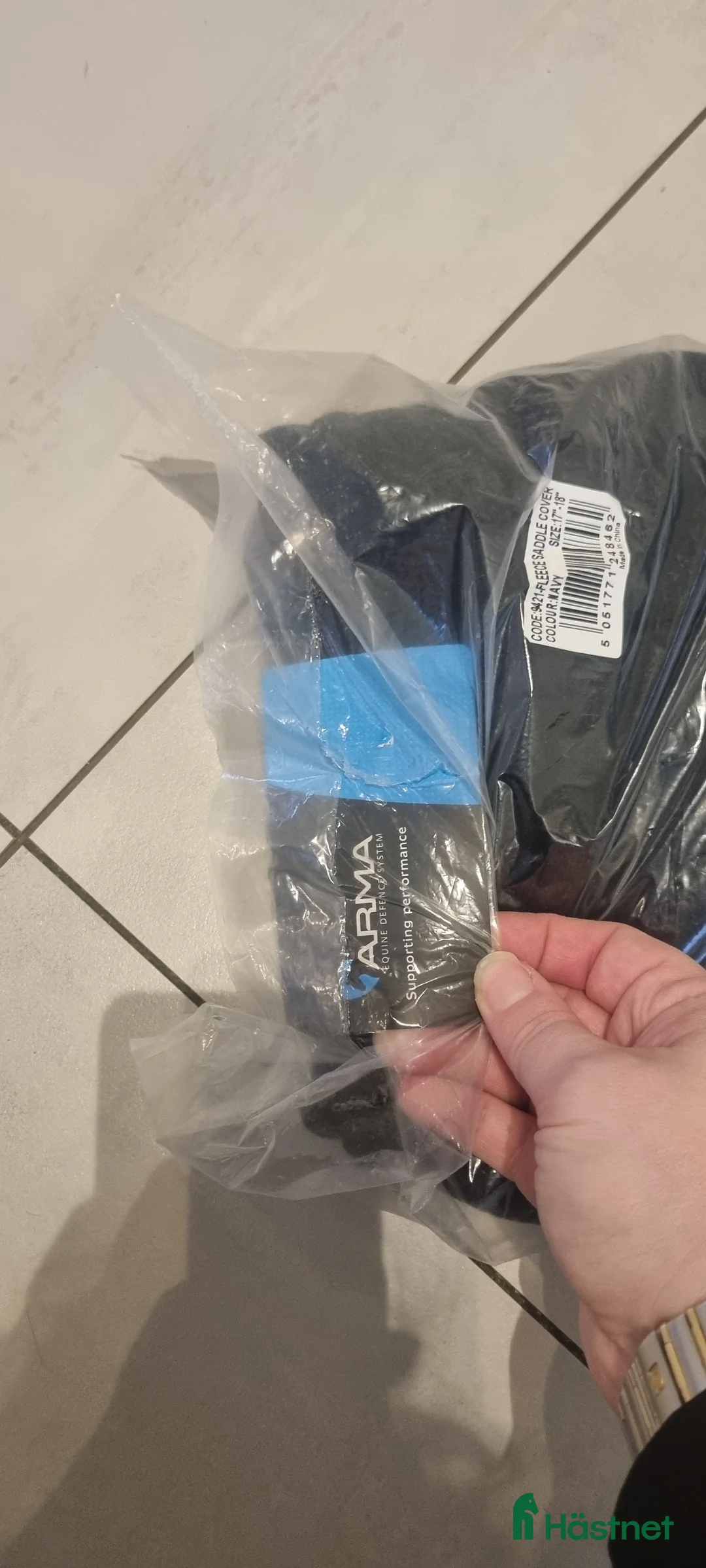 Sadeltillbehör hästutrustning till salu: Sadelöverdrag i fleece, oanvänt  - Annons 3