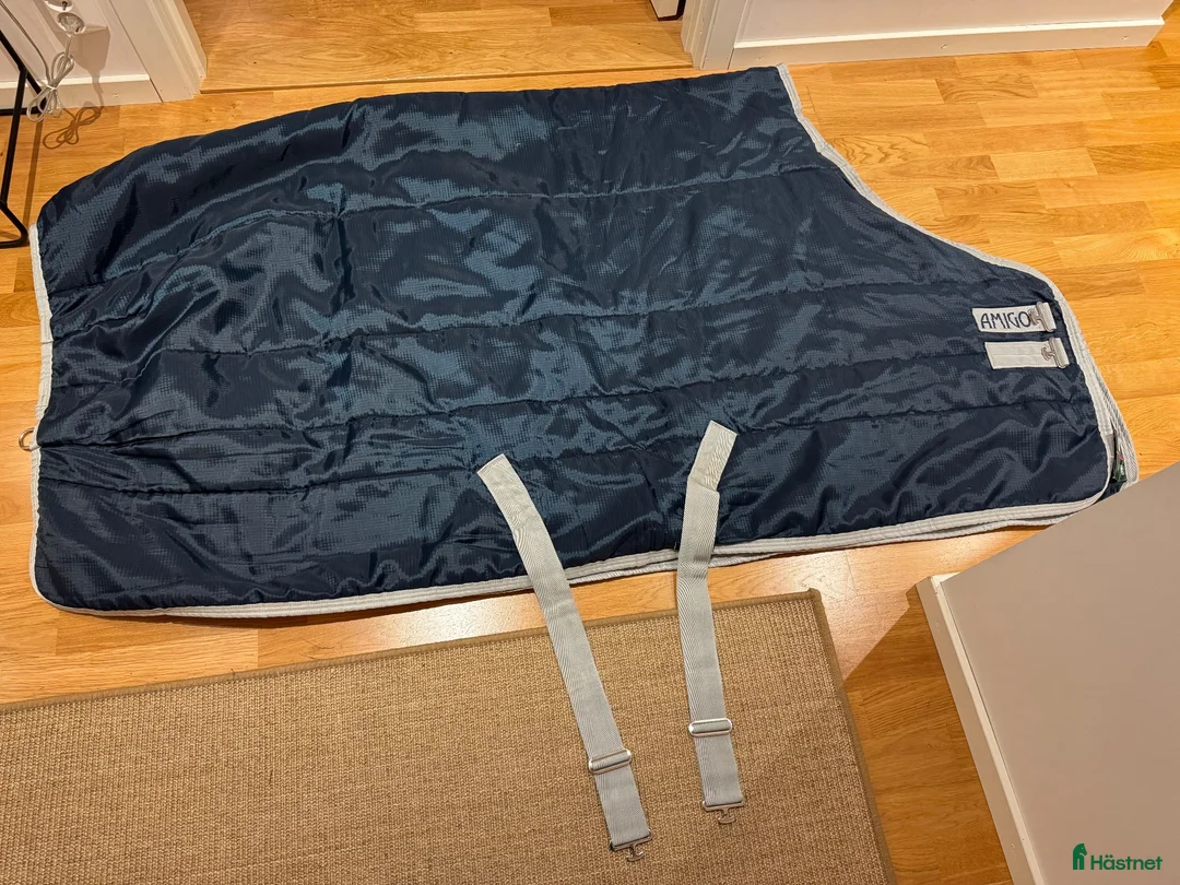 Täcken hästutrustning till salu: Amigo stalltäcke 200 gram 125 cm - Annons 2