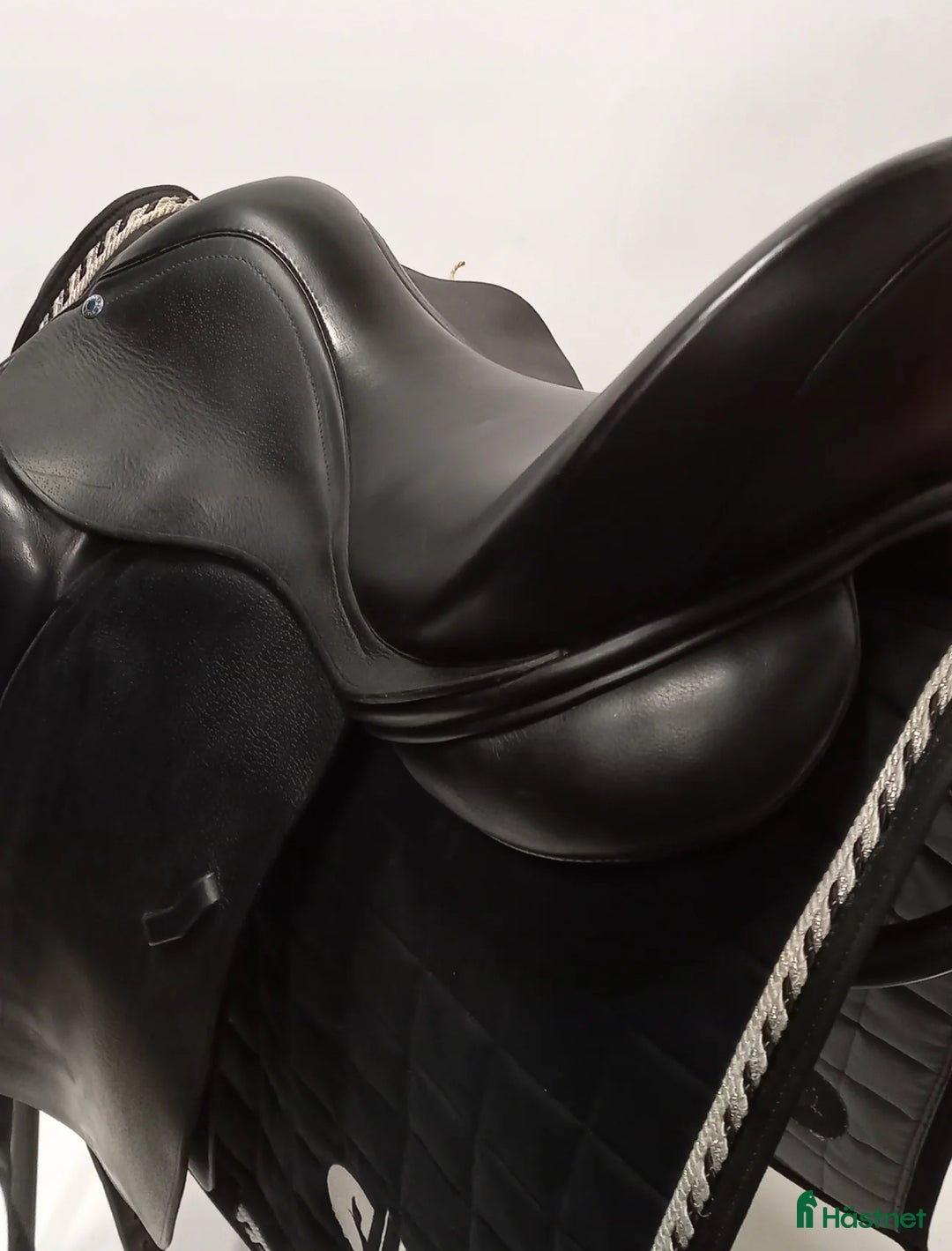 Sadlar hästutrustning till salu: Loxley by bliss dressyrsadel i Enebyberg - Annons 2