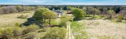  hästgårdar till salu: Fint belägen skogsgård med häststall i Hishult - Annons 2