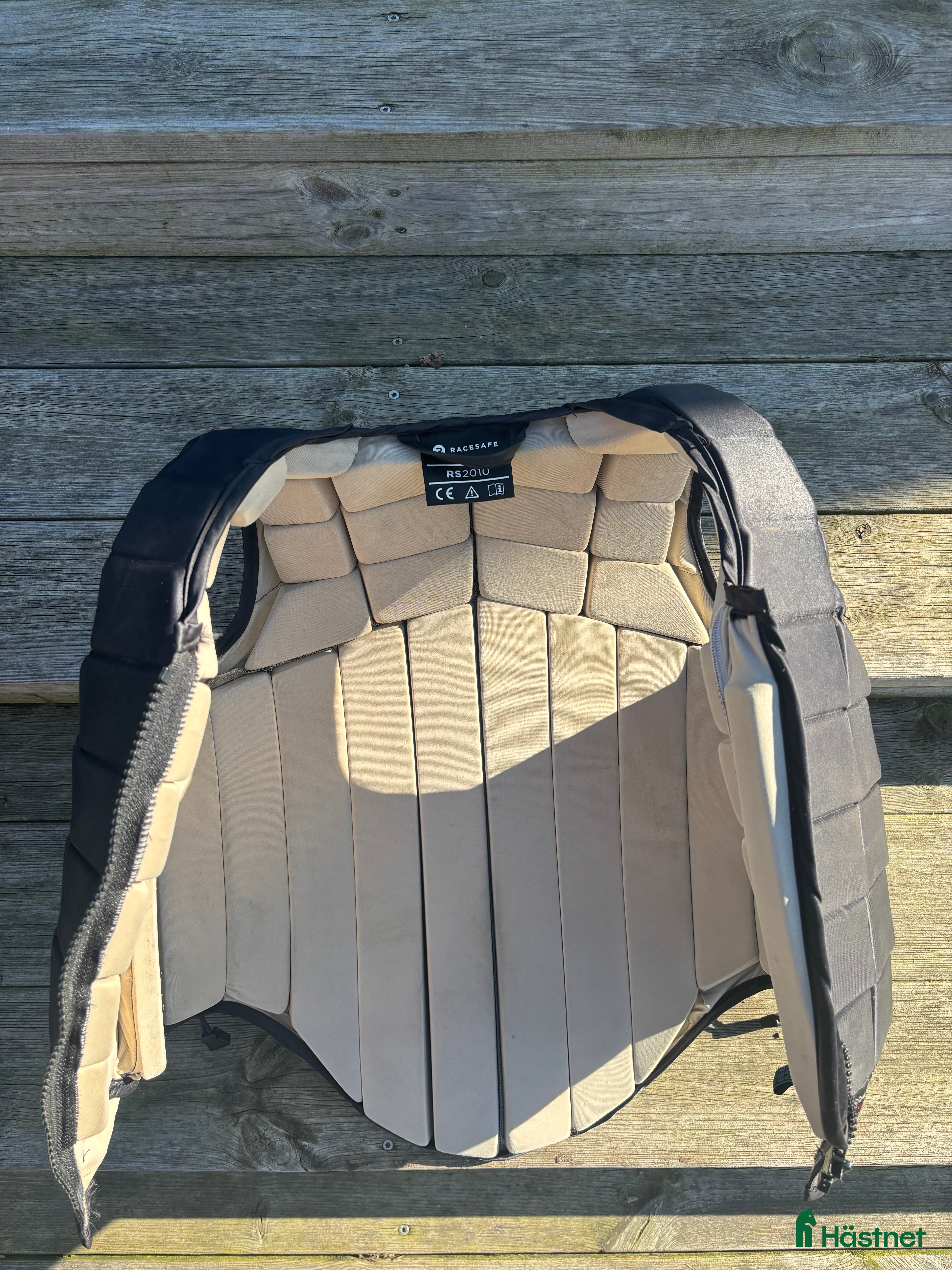 Säkerhetsvästar ryttarutrustning till salu: Säkerhetsväst Racesafe  - Annons 1