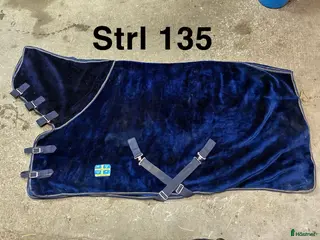 Täcken hästutrustning Fluffigt täcke 135 - Annons 8