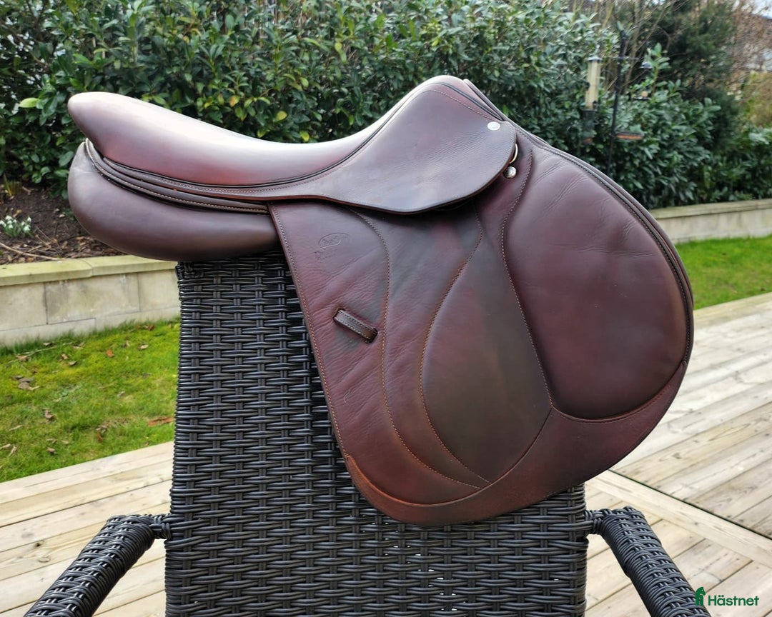 Sadlar hästutrustning till salu: Devoucoux Biarrtiz S i Hörby - Annons 1