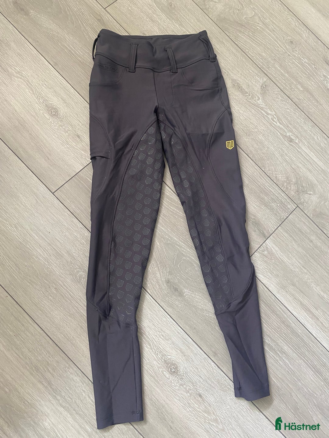 Ridbyxor ryttarutrustning till salu: Gråa Maya delorez ridbyxor till salu! i Arlöv - Annons 1