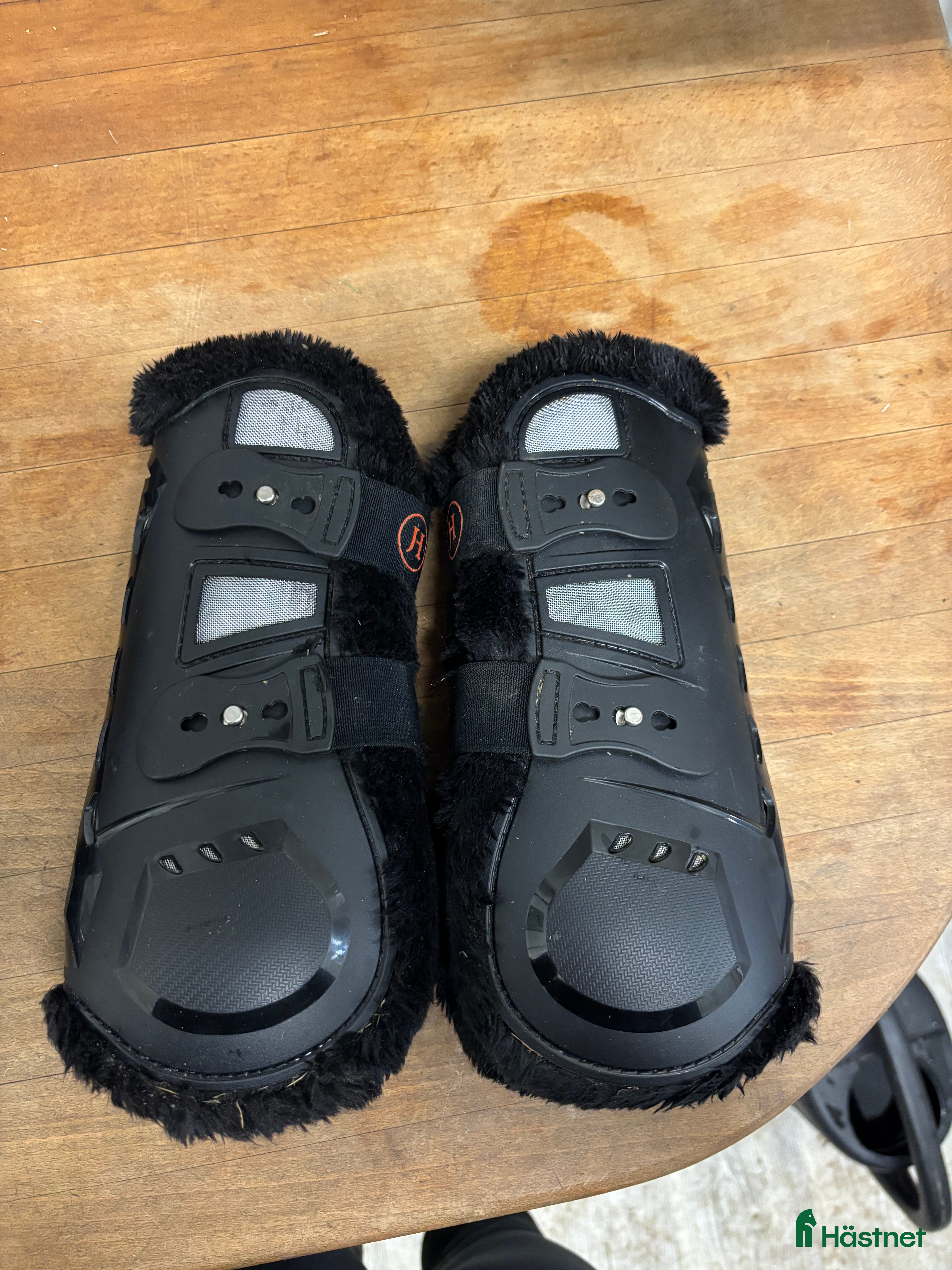 Benskydd hästutrustning till salu: Svarta benskydd strl FULL i Ucklum - Annons 3