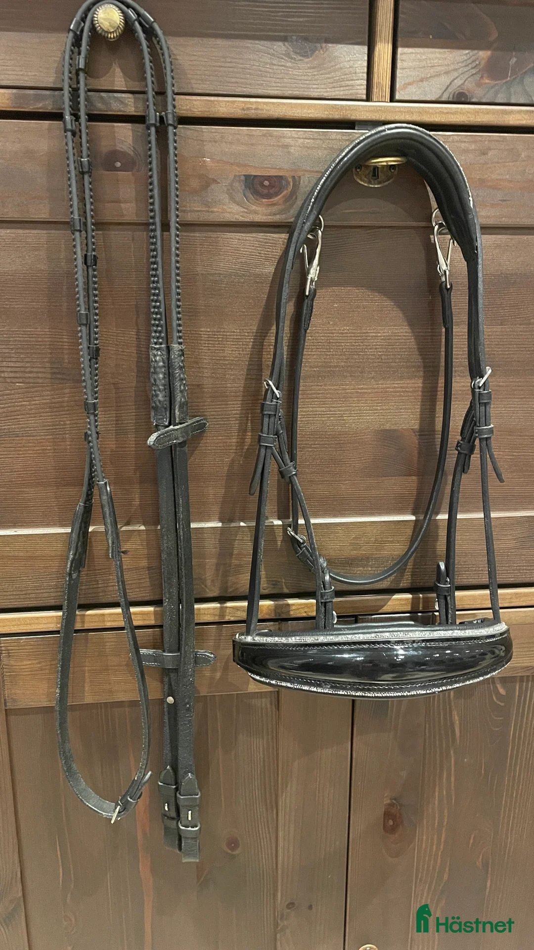 Träns hästutrustning till salu: Fint svart träns i Huddinge - Annons 1